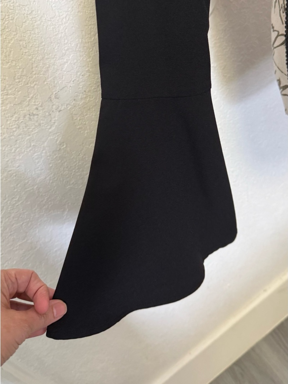 kendall + kylie black bell sleeve crop top - size small - Picture 8 of 12